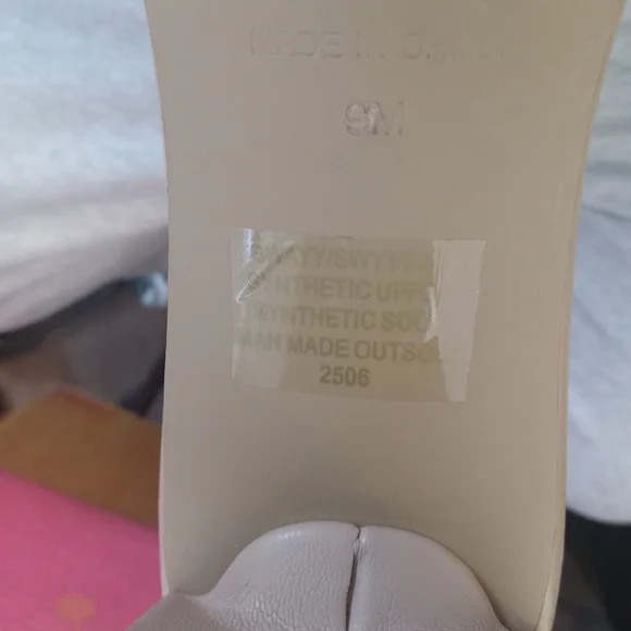 Steve Madden heeled slides! Beautiful neutral color! - Picture 8 of 8